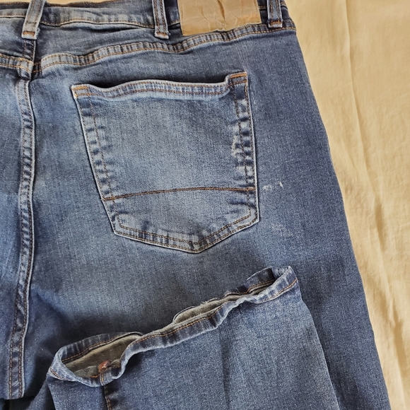 Mens Izod Jeans Relaxed Fit 42x32 - Picture 7 of 8